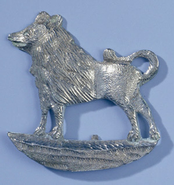 Silbernadel von einem Keeshond (1784-1787)